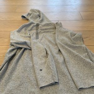 Lululemon At Ease Hoodie XXL Heathered Melody Light Grey / Black. Repost!